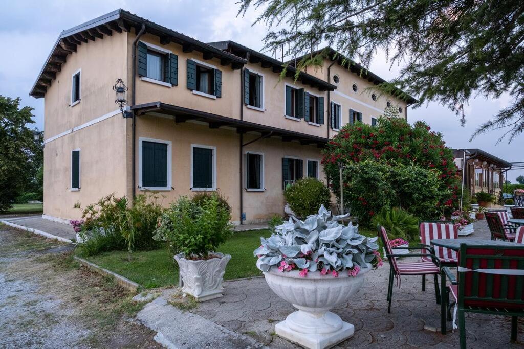 Sara Hotel